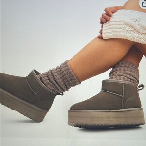 Brown Ankle Boots with Ribbon Detail